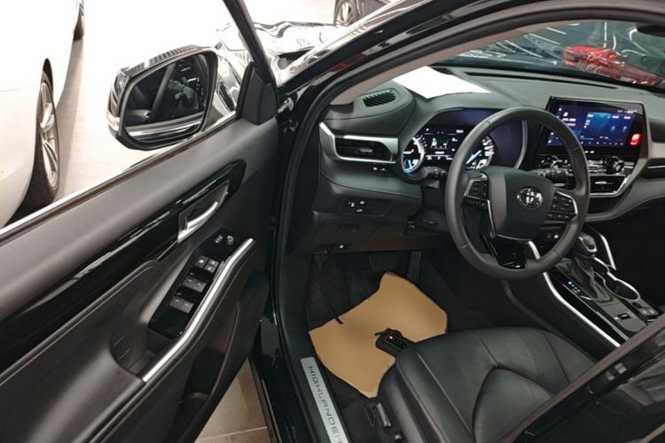 Used Toyota Highlander 2023 2.5L Smart Electric Hybrid Dual-Drive Prestige Version 7 Seats Driver Seat