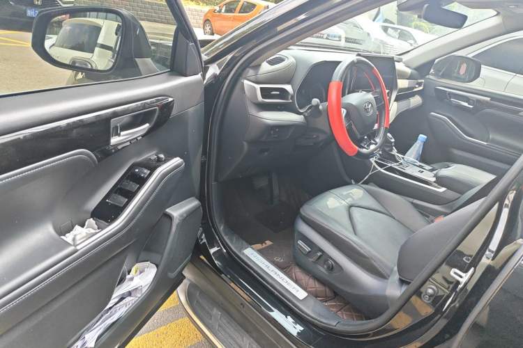 Used Toyota Highlander 2023 2.5L Smart Electric Hybrid Dual-Engine Four-Wheel Drive Prestige Version – 7 Seats Driver Seat