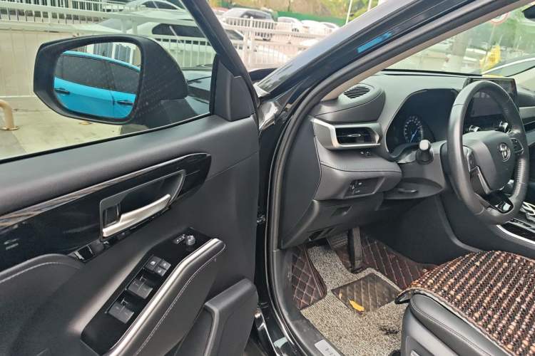 Used Toyota Highlander 2023 2.5L Smart Electric Hybrid Dual-Engine 4x4 Elite Edition 7 Seats Driver Seat