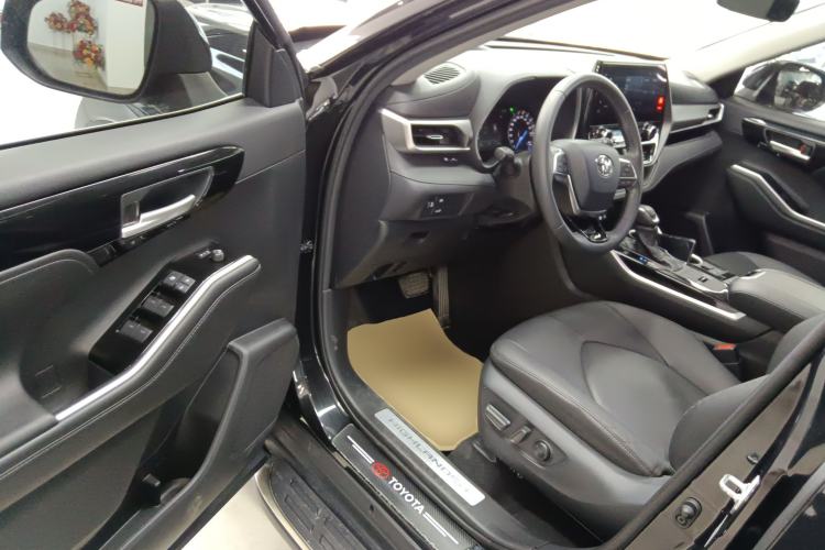 Used Toyota Highlander 2023 2.5L Smart Electric Hybrid Dual-Engine Four-Wheel Drive Prestige Version – 7 Seats Driver Seat