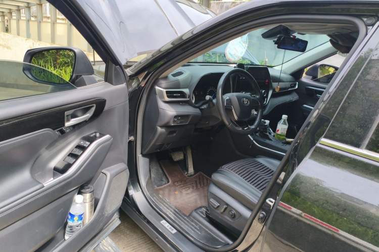 Used Toyota Highlander 2023 2.5L Smart Electric Hybrid Dual-Engine Four-Wheel Drive Prestige Version – 7 Seats Driver Seat
