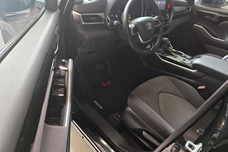 Used Toyota Highlander 2023 2.5L Smart Electric Hybrid Dual-Drive Elite Version 7 Seats Driver Seat