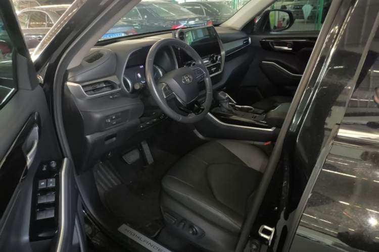 Used Toyota Highlander 2023 2.5L Smart Electric Hybrid Dual-Engine Four-Wheel Drive Prestige Version – 7 Seats Driver Seat