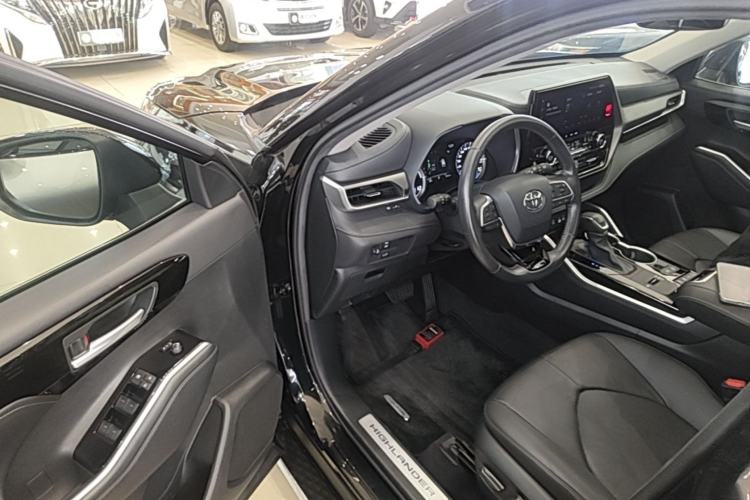 Used Toyota Highlander 2023 2.5L Smart Electric Hybrid Dual-Engine Four-Wheel Drive Prestige Version – 7 Seats Driver Seat