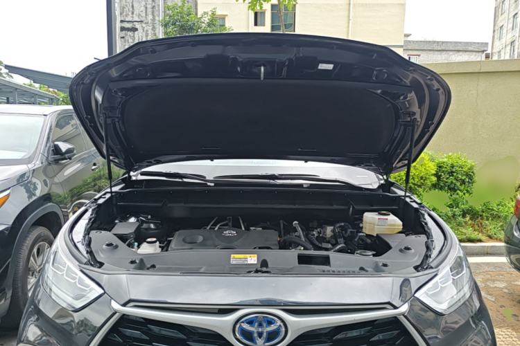 Used Toyota Highlander 2023 2.5L Smart Electric Hybrid Dual-Drive Prestige Version 7 Seats Engine Bay