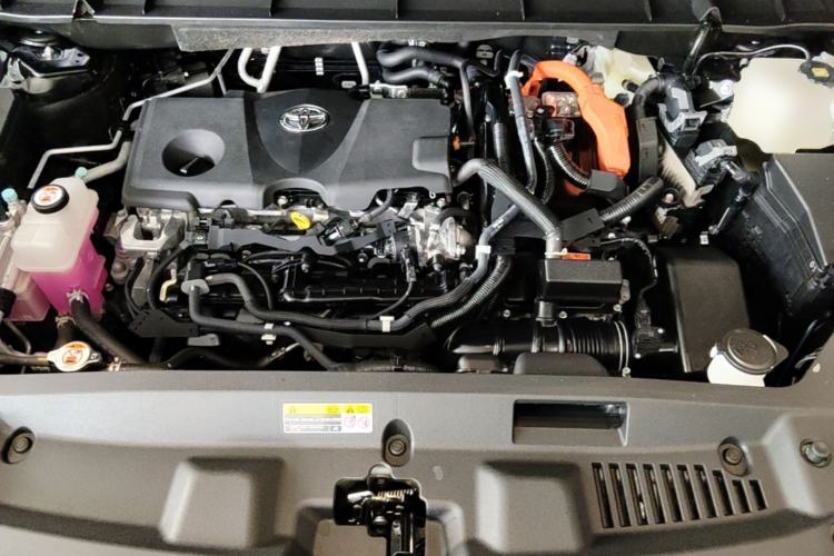 Used Toyota Highlander 2023 2.5L Smart Electric Hybrid Dual-Engine Four-Wheel Drive Prestige Version – 7 Seats Engine Bay