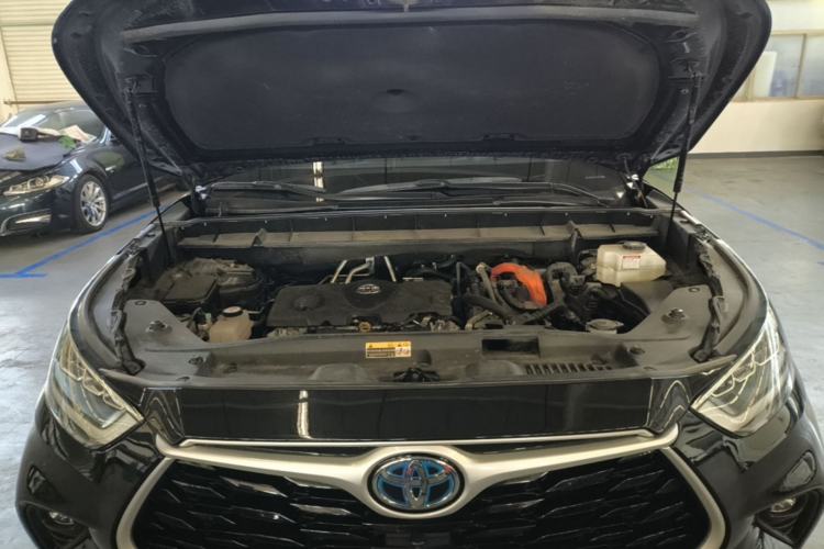 Used Toyota Highlander 2023 2.5L Smart Electric Hybrid Dual-Engine Four-Wheel Drive Prestige Version – 7 Seats Engine Bay