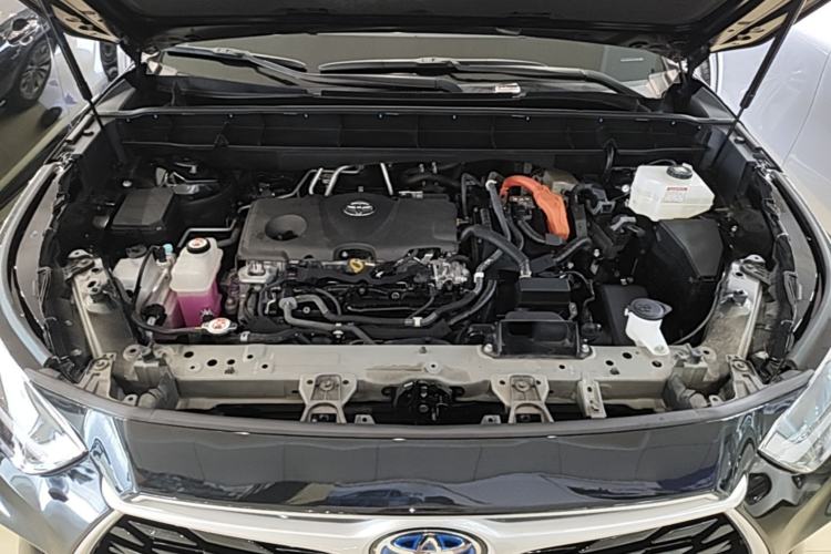 Used Toyota Highlander 2023 2.5L Smart Electric Hybrid Dual-Engine Four-Wheel Drive Prestige Version – 7 Seats Engine Bay