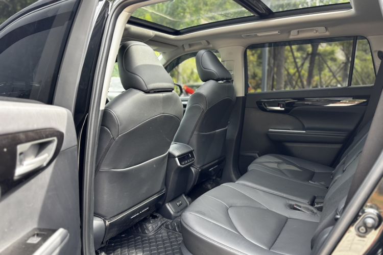 Used Toyota Highlander 2023 2.5L Smart Electric Hybrid Dual-Engine Four-Wheel Drive Prestige Version – 7 Seats Exterior 10