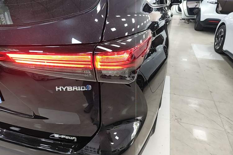 Used Toyota Highlander 2023 2.5L Smart Electric Hybrid Dual-Engine 4x4 Elite Edition 7 Seats Exterior 3