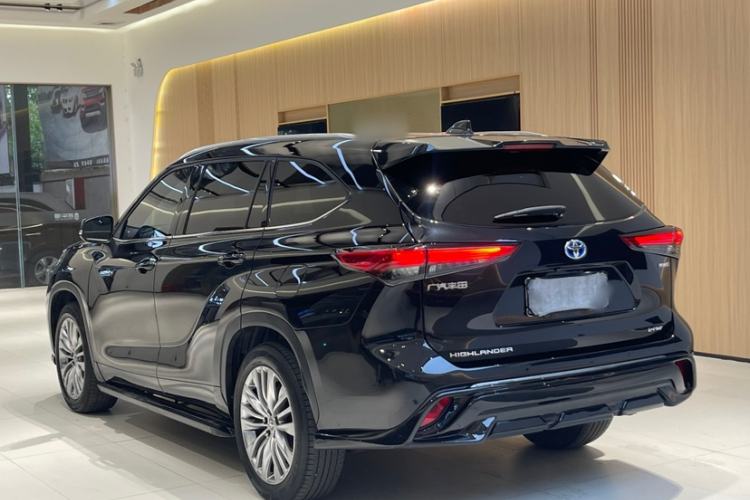 Used Toyota Highlander 2023 2.5L Smart Electric Hybrid Dual-Engine Four-Wheel Drive Prestige Version – 7 Seats Exterior 3