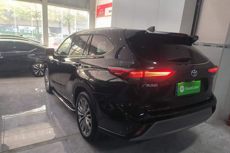 Used Toyota Highlander 2023 2.5L Smart Electric Hybrid Dual-Engine Four-Wheel Drive Prestige Version – 7 Seats Exterior 3