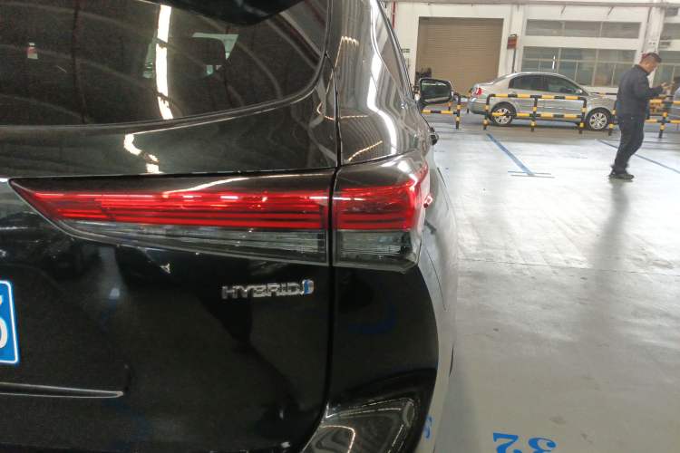 Used Toyota Highlander 2023 2.5L Smart Electric Hybrid Dual-Drive Prestige Version 7 Seats Exterior 3