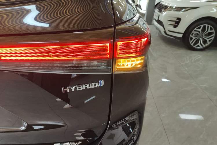Used Toyota Highlander 2023 2.5L Smart Electric Hybrid Dual-Motor All-Wheel-Drive Luxury 7-Seater Exterior 6