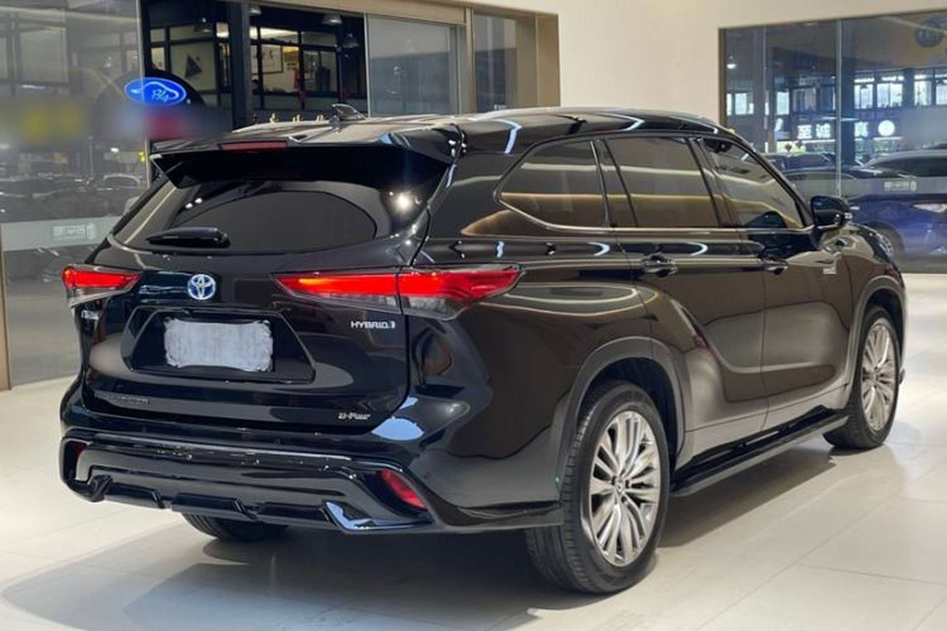 Used Toyota Highlander 2023 2.5L Smart Electric Hybrid Dual-Engine Four-Wheel Drive Prestige Version – 7 Seats Exterior 6
