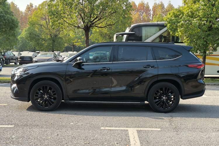 Used Toyota Highlander 2023 2.5L Smart Electric Hybrid Dual-Engine 4x4 Knight Edition 7 Seats Exterior 6