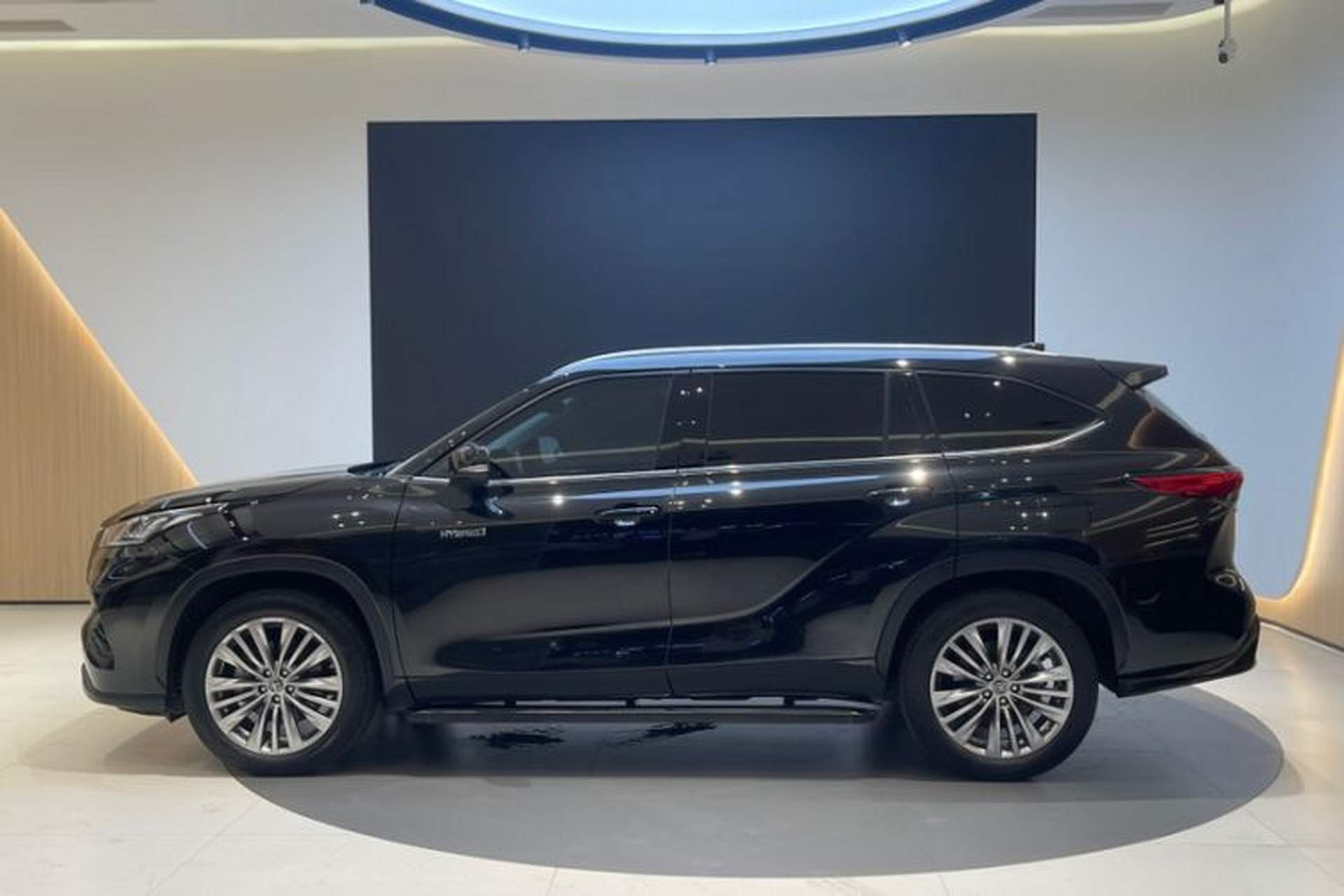 Used Toyota Highlander 2023 2.5L Smart Electric Hybrid Dual-Engine Four-Wheel Drive Prestige Version – 7 Seats Exterior 7