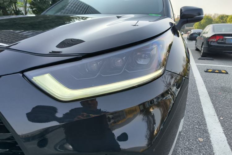 Used Toyota Highlander 2023 2.5L Smart Electric Hybrid Dual-Engine 4x4 Knight Edition 7 Seats Exterior 8