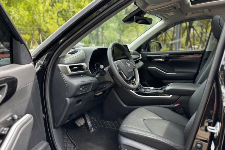 Used Toyota Highlander 2023 2.5L Smart Electric Hybrid Dual-Engine Four-Wheel Drive Prestige Version – 7 Seats Exterior 9