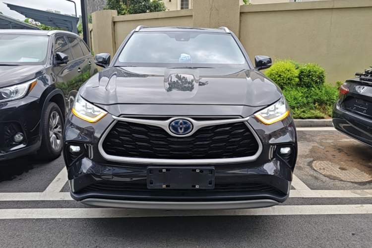 Used Toyota Highlander 2023 2.5L Smart Electric Hybrid Dual-Drive Prestige Version 7 Seats Front