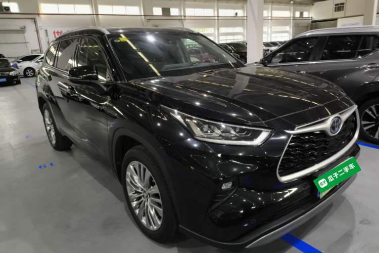 Used Toyota Highlander 2023 2.5L Smart Electric Hybrid Dual-Drive Prestige Version 7 Seats Front Right 45 Deg