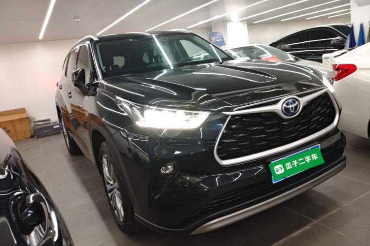 Used Toyota Highlander 2023 2.5L Smart Electric Hybrid Dual-Drive Prestige Version 7 Seats Front Right 45 Deg
