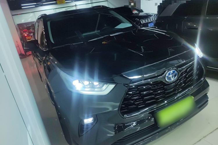 Used Toyota Highlander 2023 2.5L Smart Electric Hybrid Dual-Engine 4x4 Knight Edition 7 Seats Front Right 45 Deg
