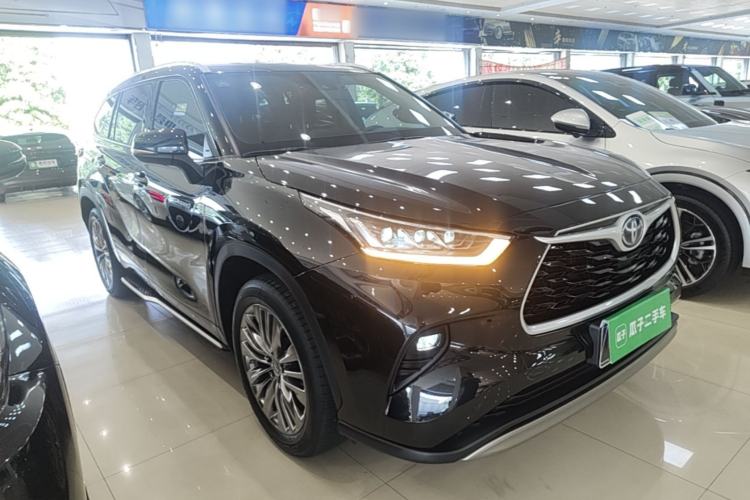 Used Toyota Highlander 2023 2.5L Smart Electric Hybrid Dual-Engine Four-Wheel Drive Prestige Version – 7 Seats Front Right 45 Deg
