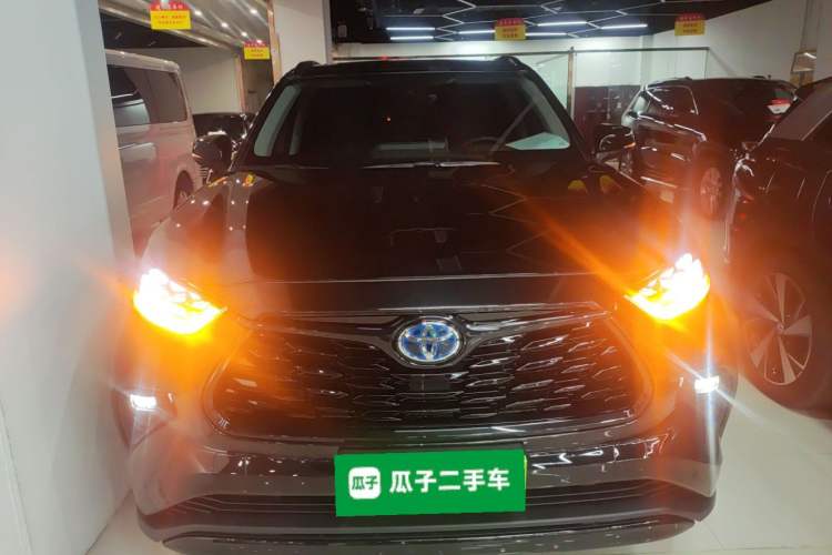 Used Toyota Highlander 2023 2.5L Smart Electric Hybrid Dual-Engine 4x4 Knight Edition 7 Seats Front