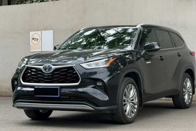 Used Toyota Highlander 2023 2.5L Smart Electric Hybrid Dual-Motor All-Wheel-Drive Luxury 7-Seater