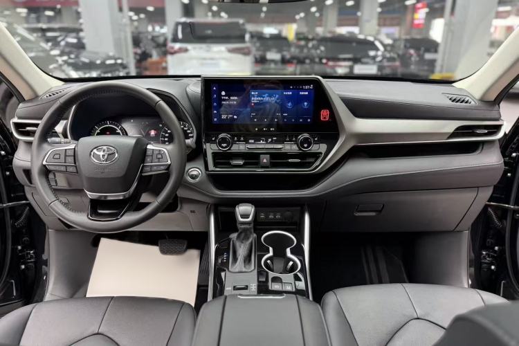 Used Toyota Highlander 2023 2.5L Smart Electric Hybrid Dual-Engine Four-Wheel Drive Prestige Version – 7 Seats Gear Lever