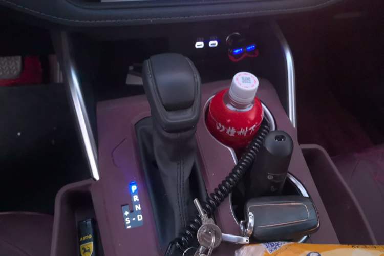 Used Toyota Highlander 2023 2.5L Smart Electric Hybrid Dual-Engine Two-Wheel Drive Elite Version 7-Seater PLUS Edition Gear Lever