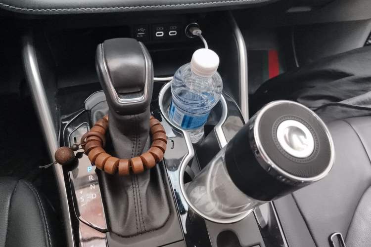 Used Toyota Highlander 2023 2.5L Smart Electric Hybrid Dual-Engine Four-Wheel Drive Prestige Version – 7 Seats Gear Lever