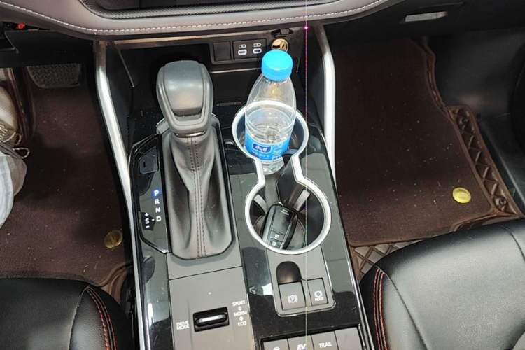 Used Toyota Highlander 2023 2.5L Smart Electric Hybrid Dual-Engine 4x4 Elite Edition 7 Seats Gear Lever