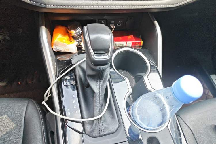 Used Toyota Highlander 2023 2.5L Smart Electric Hybrid Dual-Engine Four-Wheel Drive Prestige Version – 7 Seats Gear Lever