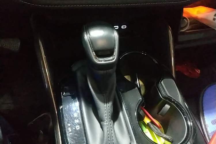 Used Toyota Highlander 2023 2.5L Smart Electric Hybrid Dual-Engine 4x4 Knight Edition 7 Seats Gear Lever