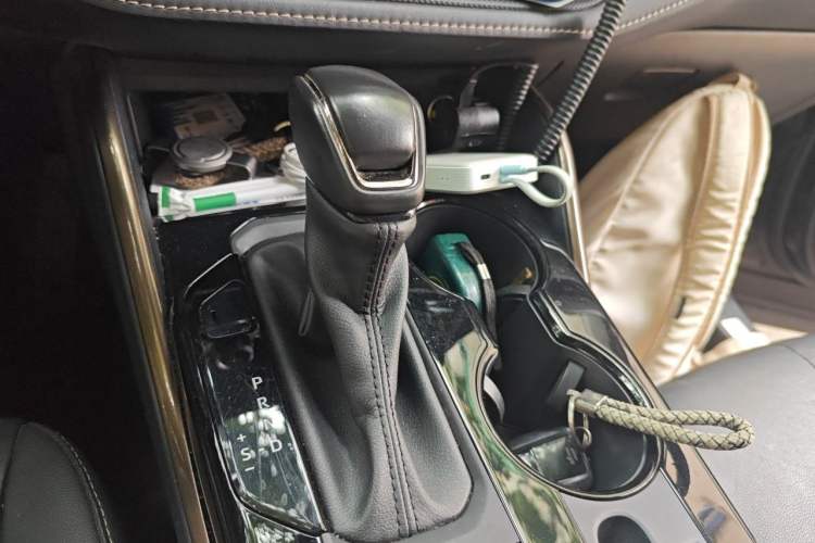 Used Toyota Highlander 2023 2.5L Smart Electric Hybrid Dual-Engine 4x4 Knight Edition 7 Seats Gear Lever