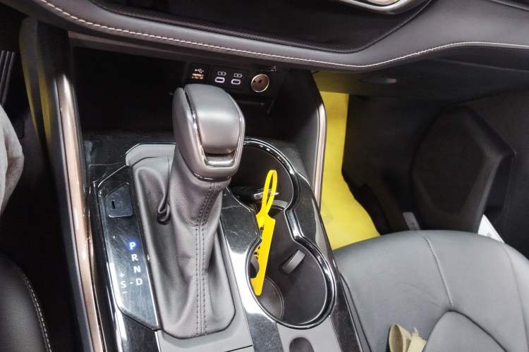 Used Toyota Highlander 2023 2.5L Smart Electric Hybrid Dual-Engine 4x4 Knight Edition 7 Seats Gear Lever