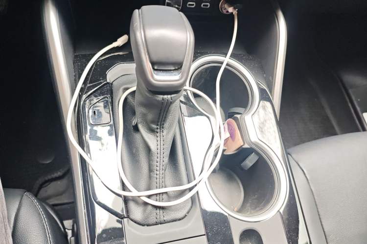 Used Toyota Highlander 2023 2.5L Smart Electric Hybrid Dual-Engine Four-Wheel Drive Prestige Version – 7 Seats Gear Lever