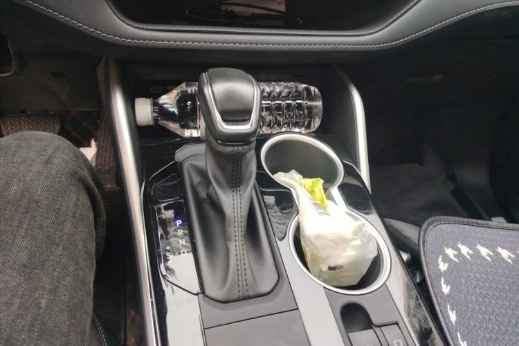 Used Toyota Highlander 2023 2.5L Smart Electric Hybrid Dual-Engine Four-Wheel Drive Prestige Version – 7 Seats Gear Lever