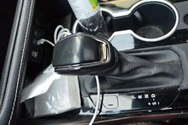 Used Toyota Highlander 2023 2.5L Smart Electric Hybrid Dual-Engine 4x4 Knight Edition 7 Seats Gear Lever