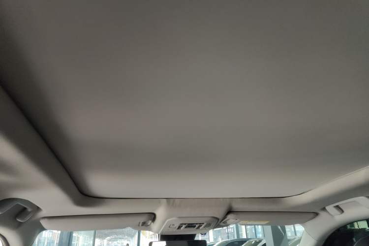 Used Toyota Highlander 2023 2.5L Smart Electric Hybrid Dual-Motor All-Wheel-Drive Luxury 7-Seater Headliner