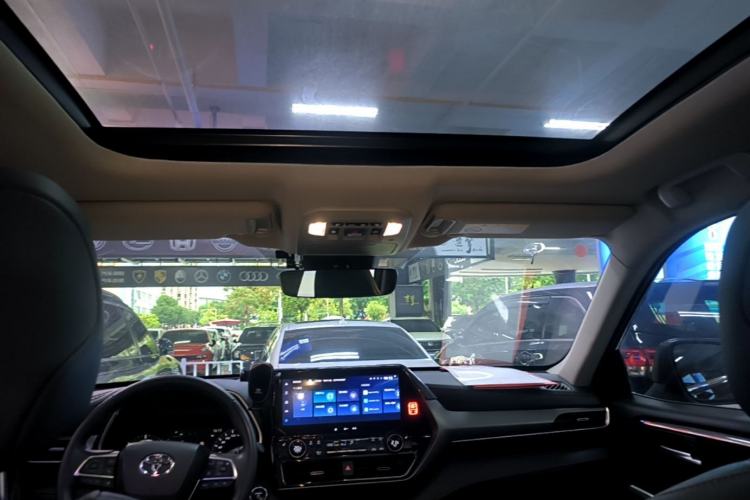 Used Toyota Highlander 2023 2.5L Smart Electric Hybrid Dual-Engine Four-Wheel Drive Prestige Version – 7 Seats Headliner