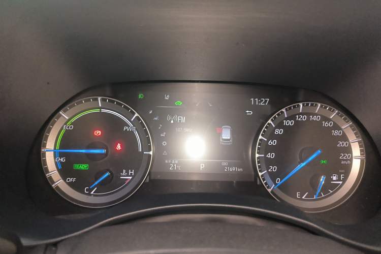 Used Toyota Highlander 2023 2.5L Smart Electric Hybrid Dual-Engine Four-Wheel Drive Prestige Version – 7 Seats Instrument Cluster