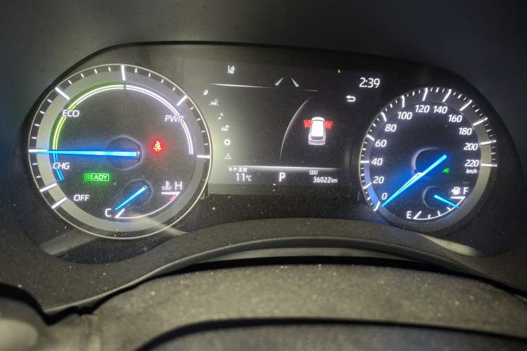 Used Toyota Highlander 2023 2.5L Smart Electric Hybrid Dual-Engine Four-Wheel Drive Prestige Version – 7 Seats Instrument Cluster