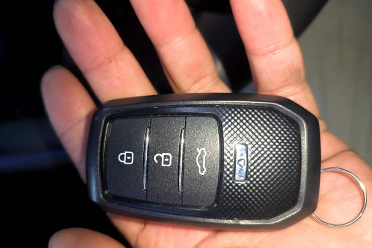Used Toyota Highlander 2023 2.5L Smart Electric Hybrid Dual-Engine Four-Wheel Drive Prestige Version – 7 Seats Interior 1