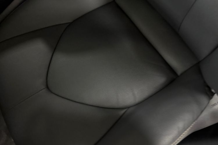 Used Toyota Highlander 2023 2.5L Smart Electric Hybrid Dual-Engine 4x4 Knight Edition 7 Seats Interior 1