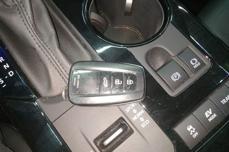 Used Toyota Highlander 2023 2.5L Smart Electric Hybrid Dual-Engine 4x4 Knight Edition 7 Seats Interior 1