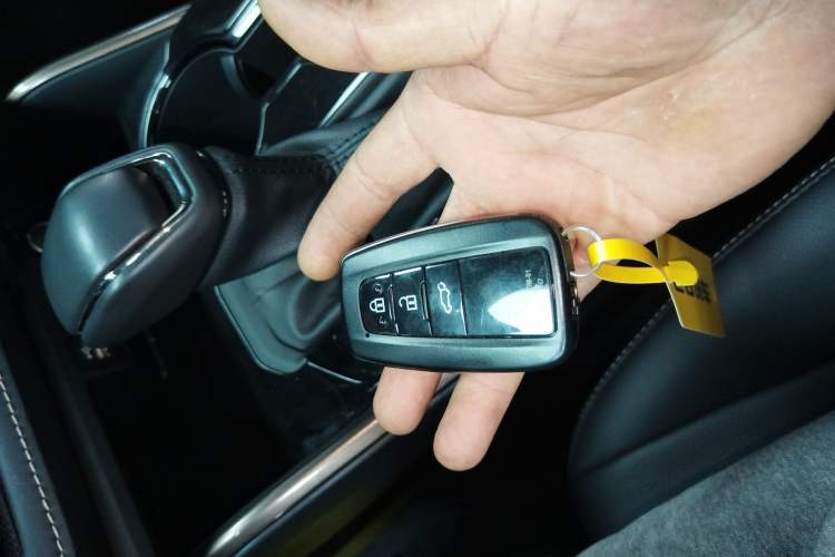 Used Toyota Highlander 2023 2.5L Smart Electric Hybrid Dual-Engine 4x4 Knight Edition 7 Seats Interior 1