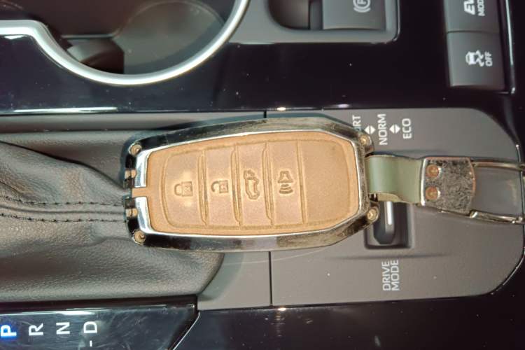Used Toyota Highlander 2023 2.5L Smart Electric Hybrid Dual-Engine Four-Wheel Drive Prestige Version – 7 Seats Interior 1